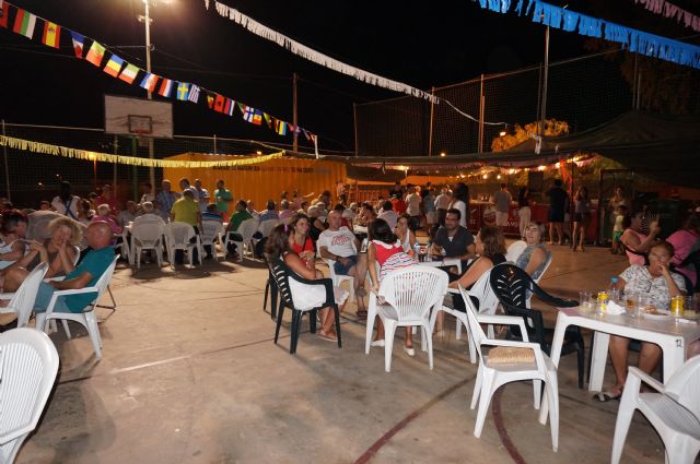 Actuaciones musicales, competiciones deportivas, fiesta de la espuma y salida rociera en las fiestas populares de Vista Alegre - 1, Foto 1
