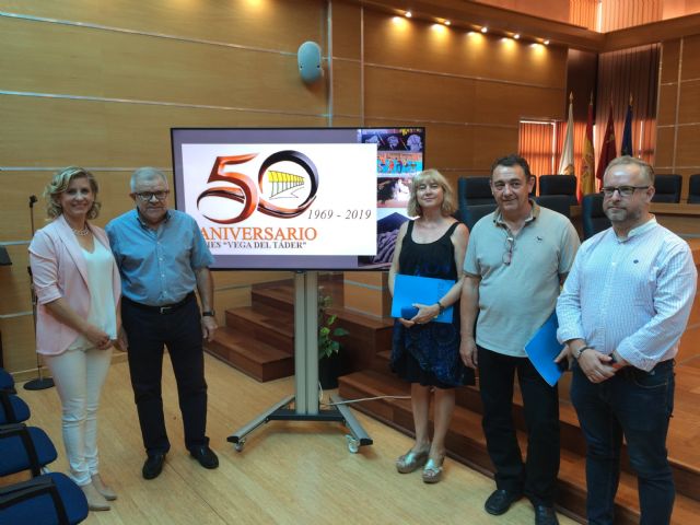 El IES Vega del Táder de Molina de Segura conmemora su 50 aniversario en 2019 con un atractivo programa de actividades para el próximo curso escolar - 2, Foto 2