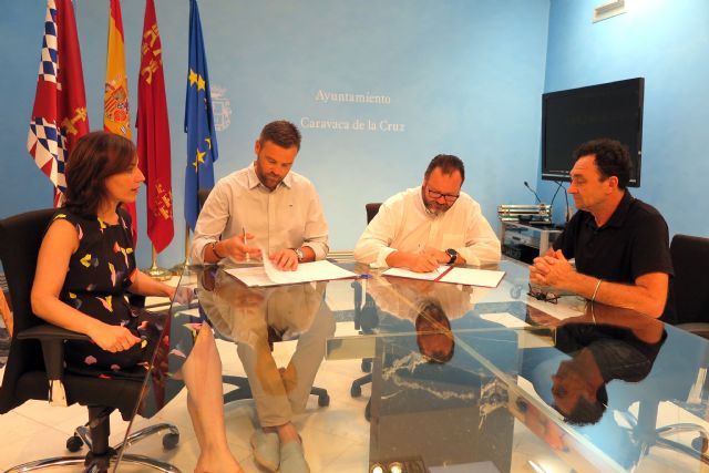 El programa municipal de rehabilitación psicosocial realiza actuaciones de mejora en colegios coincidiendo con las vacaciones escolares - 1, Foto 1