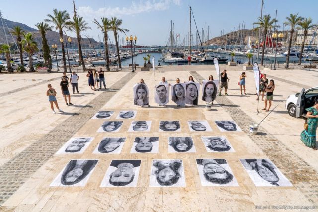 La Explanada del Puerto se llena de rostros con la exposición de La Mar de Arte ´Inside Out´ - 1, Foto 1