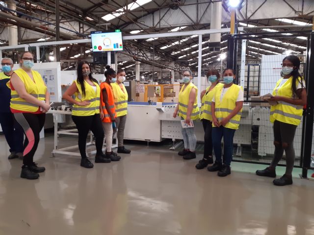 Una experiencia piloto de Cruz Roja, Eulen Flexiplán y Smurfit Kappa rompe la brecha de género en el sector del cartón - 2, Foto 2