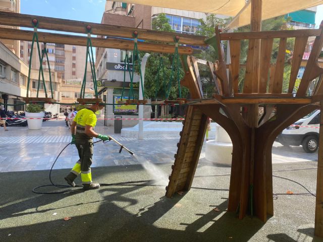 El Ayuntamiento informa de los protocolos de seguridad e higiene en los parques y jardines del municipio para garantizar la seguridad de las familias murcianas - 1, Foto 1