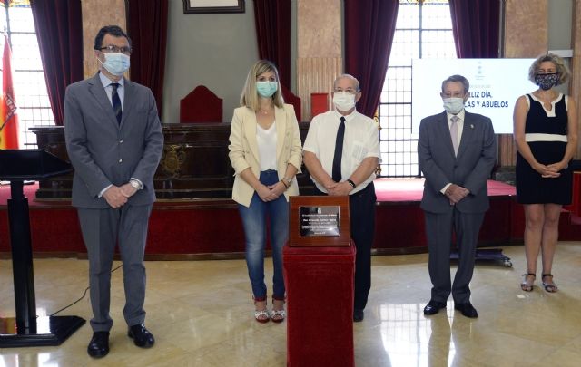 Murcia reconoce en el Día de los Abuelos la entrega de toda una vida - 1, Foto 1
