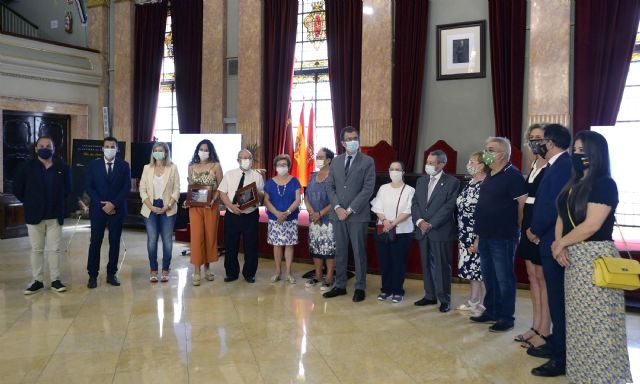 Murcia reconoce en el Día de los Abuelos la entrega de toda una vida - 2, Foto 2