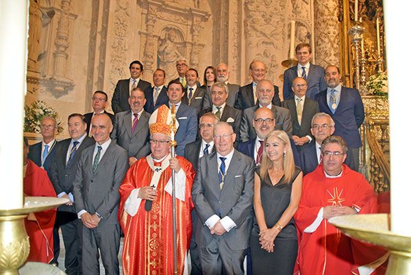 La nueva Junta Superior del Consejo General de Hermandades y Cofradías de la ciudad de Sevilla, que preside Francisco Vélez de Luna, ha tomado posesión de sus cargos en la Capilla Real - 4, Foto 4