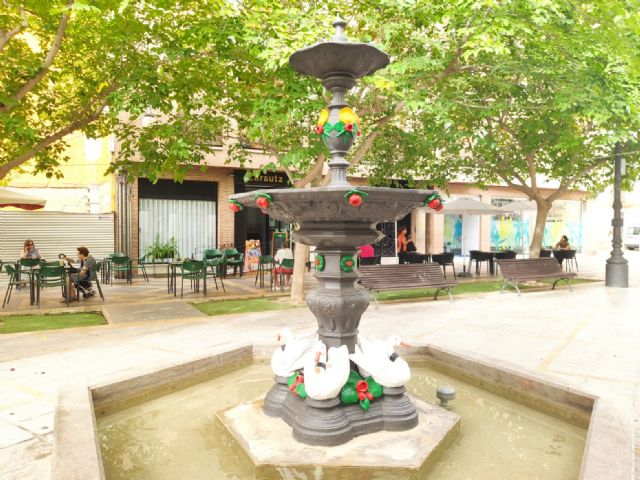 Ante la previsión de altas temperaturas, el Ayuntamiento de Lorca reduce la jornada de los trabajadores municipales al aire libre durante las horas centrales de este lunes - 1, Foto 1