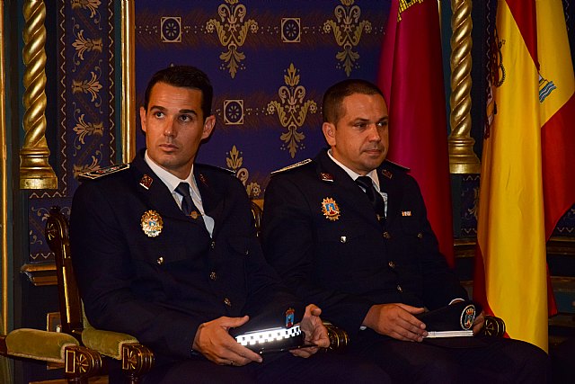 Gins Campillo preside la toma de posesin de los nuevos mandos del cuerpo de Polica Local, Foto 2