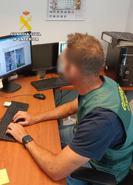 La Guardia Civil desmantela un grupo delictivo que cometía estafas a empresas hortofrutícolas de la Región de Murcia - 2, Foto 2