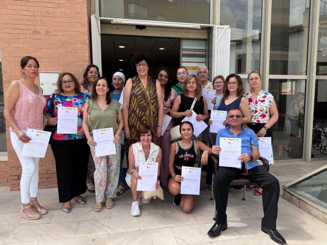 Finaliza el curso de Atención Sociosanitaria a Personas Dependientes en Instituciones Sociales en Puerto Lumbreras - 1, Foto 1