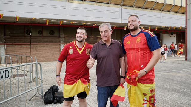 La celebración del Mundial moviliza a miles de sevillanos y dispara un 81 % el uso de las líneas nocturnas - 2, Foto 2