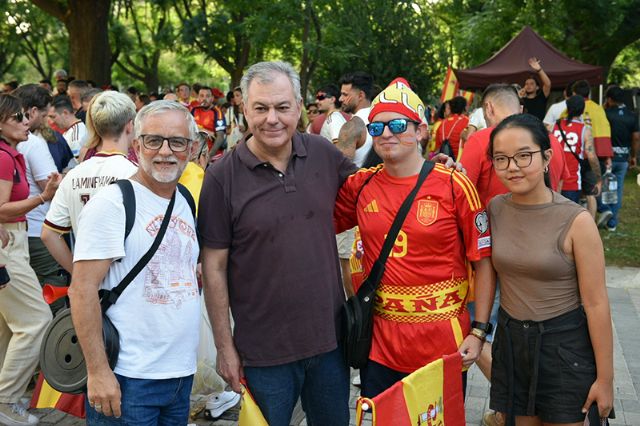 La celebración del Mundial moviliza a miles de sevillanos y dispara un 81 % el uso de las líneas nocturnas - 4, Foto 4