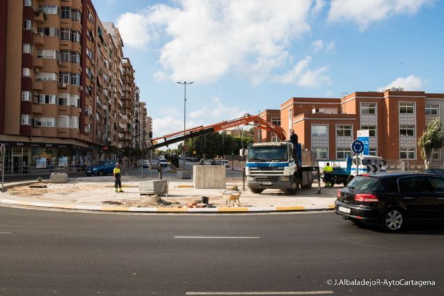 El Ayuntamiento acondiciona la rotonda de Capitanes Ripoll para instalar una réplica del Submarino Peral - 1, Foto 1