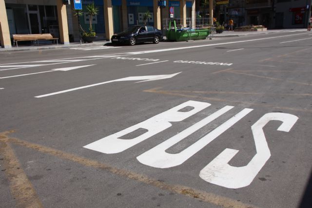 Repintado de marcas viales en varias calles de Alhama de Murcia, Foto 3