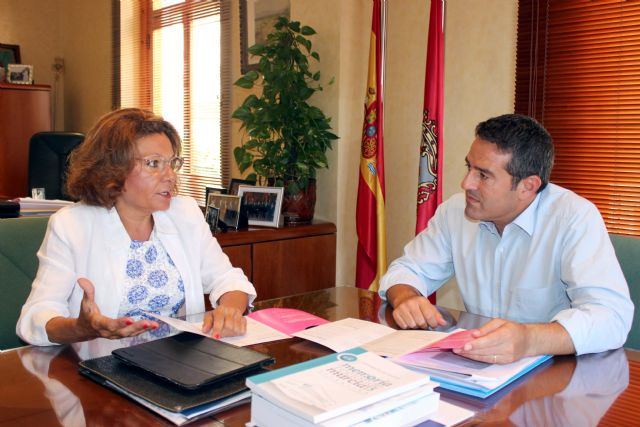 La directora general de Comercio y Protección del Consumidor , se reúne con el alcalde de Alcantarilla - 2, Foto 2