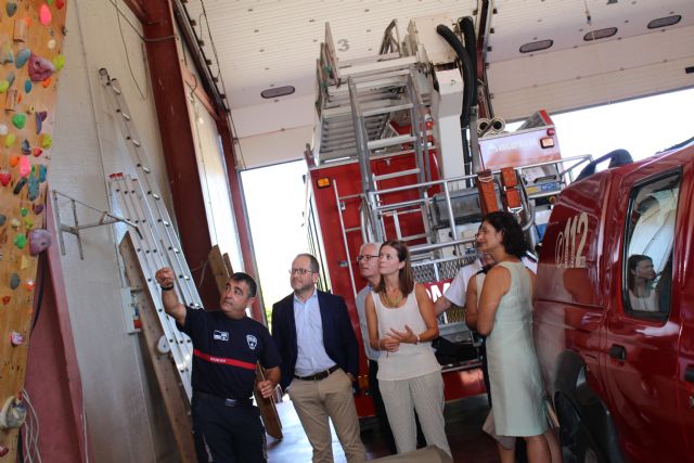 La consejera de Presidencia visita el parque de bomberos de Águilas y alaba su capacidad de respuesta - 2, Foto 2