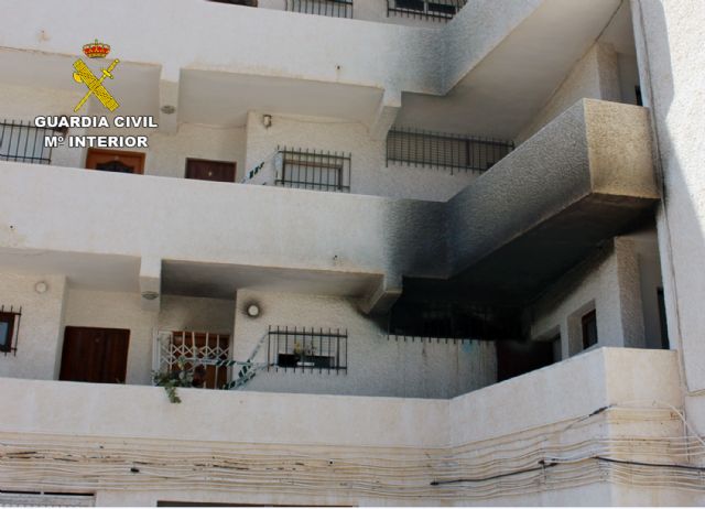 La Guardia Civil detiene a un matrimonio por varios incendios intencionados en un edificio de Águilas - 1, Foto 1