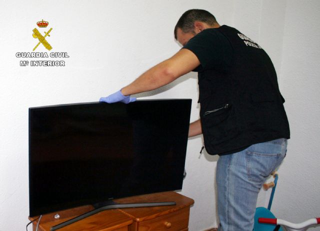 La Guardia Civil detiene a un experimentado delincuente por una veintena de robos en viviendas del Mar Menor - 3, Foto 3