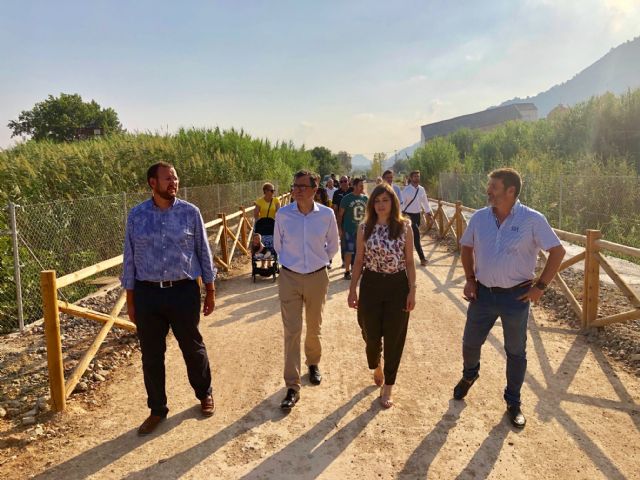 El Ayuntamiento mima los más de 2.000 árboles de 25 especies distintas de la Vía Verde - 1, Foto 1