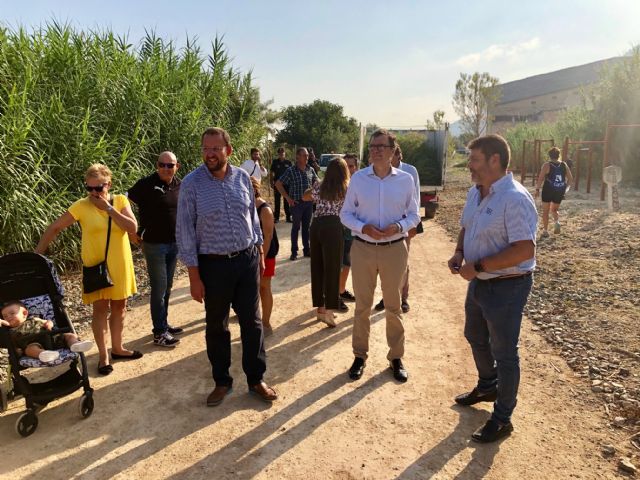 El Ayuntamiento mima los más de 2.000 árboles de 25 especies distintas de la Vía Verde - 3, Foto 3