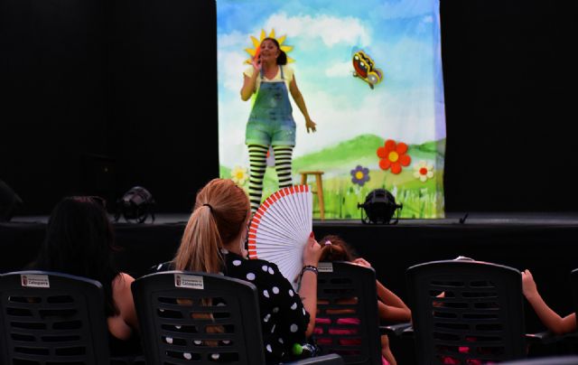 La Cuentacuentos Raquel Torres con Los cuentos de Celia entretuvo a grandes y pequeños - 3, Foto 3