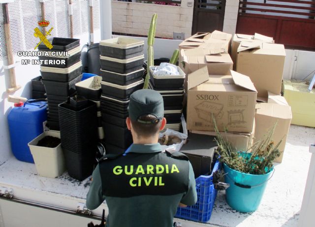 La Guardia Civil desmantela un punto de producción y venta de distintos tipos de sustancias estupefacientes - 2, Foto 2
