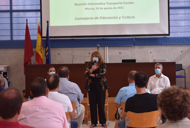 La Consejería de Educación y Cultura celebra una reunión informativa con las empresas del transporte escolar - 1, Foto 1