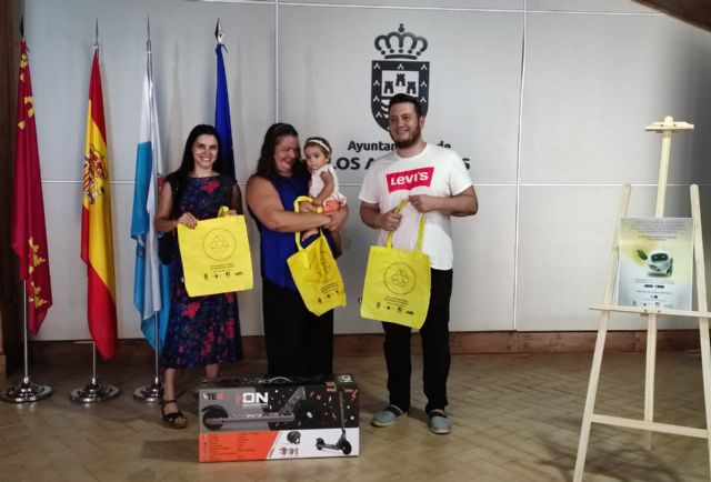 El Ayuntamiento de Los Alcázares cierra la campaña “El Mundo” con la entrega de un patinete eléctrico - 2, Foto 2