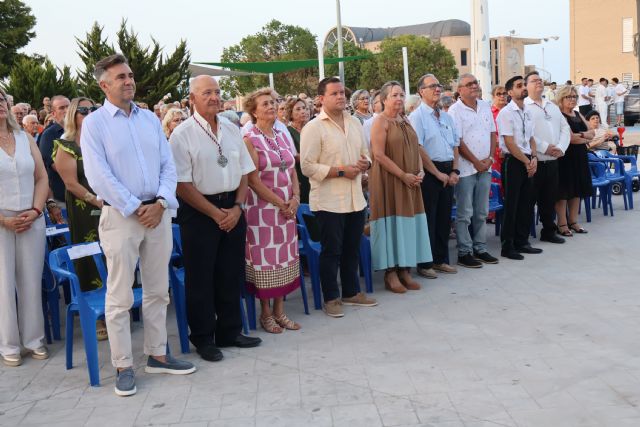 Más de un millar de personas acompañan al Cristo del Mar Menor en Lo Pagán - 5, Foto 5