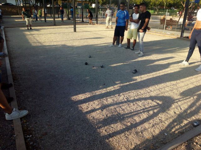 19 tripletas y 3 dupletas participan en el Torneo de Feria de Petanca - 1, Foto 1