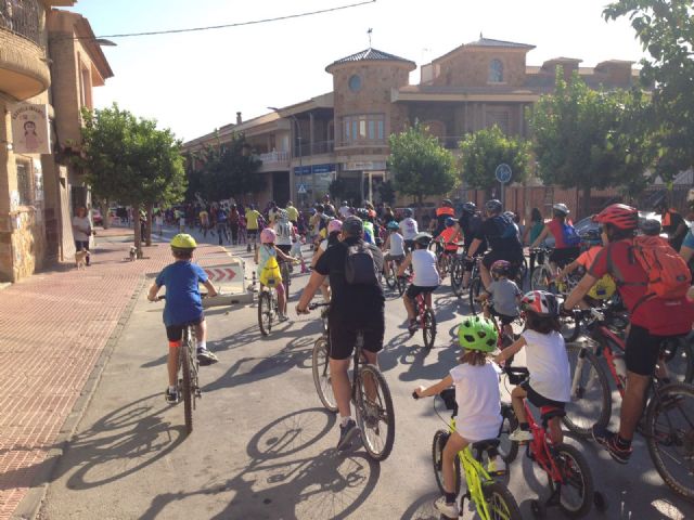 Cientos de personas participan en Las Torres de Cotillas en una jornada sobre ruedas para desarrollar valores de educación vial - 3, Foto 3