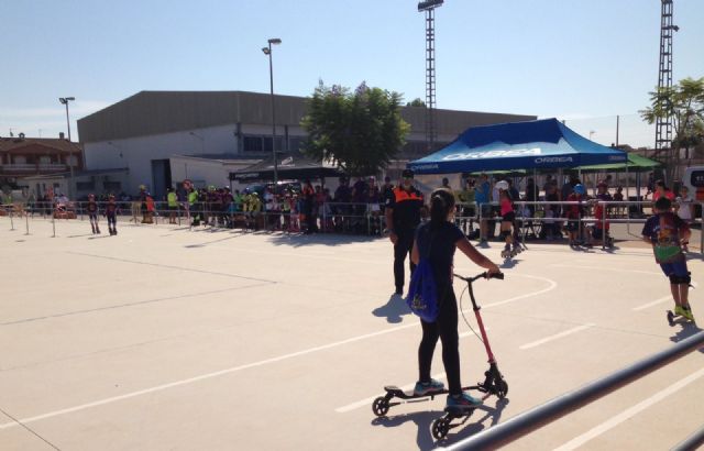 Cientos de personas participan en Las Torres de Cotillas en una jornada sobre ruedas para desarrollar valores de educación vial - 4, Foto 4