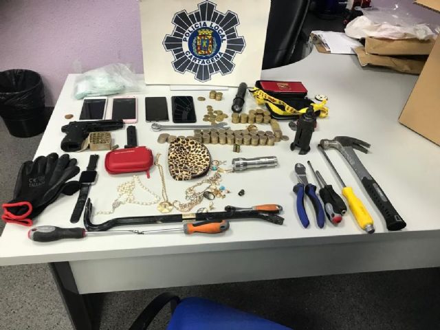 Policía Local detiene a los presuntos autores de un delito de robo y tenencia ilícita de armas - 1, Foto 1