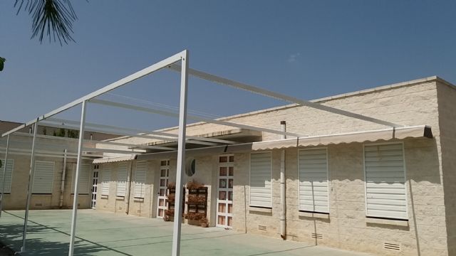 La concejala de Educacin invierte cerca de 40.000 euros este verano en mejoras en los colegios, Foto 1