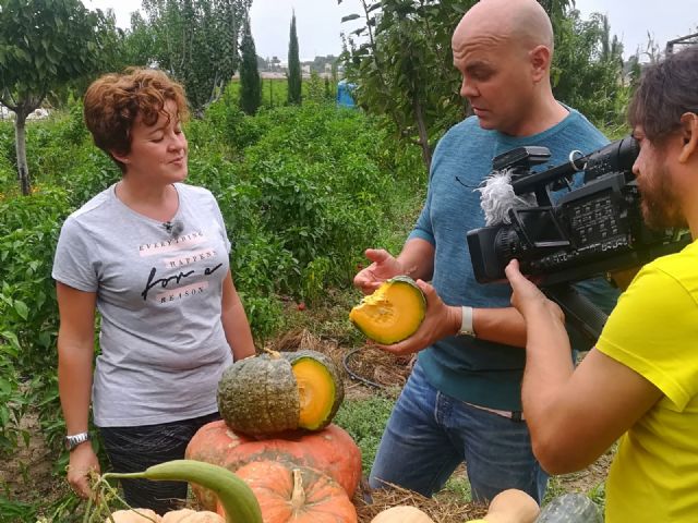 A TV program team "Here the Earth" of TVE records several reports related to icons of the gastronomic and cultural idiosyncrasy of Totana