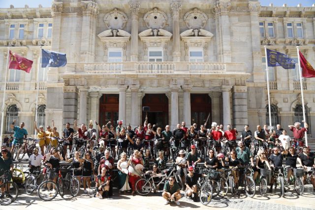 Los Romanos se suben a la bici para fomentar el deporte en Fiestas - 1, Foto 1