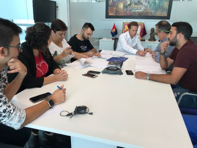 El Ayuntamiento de Torre Pacheco y la Asociación Festera Comisión de Fiestas de Torre Pacheco firman convenio de colaboración - 1, Foto 1