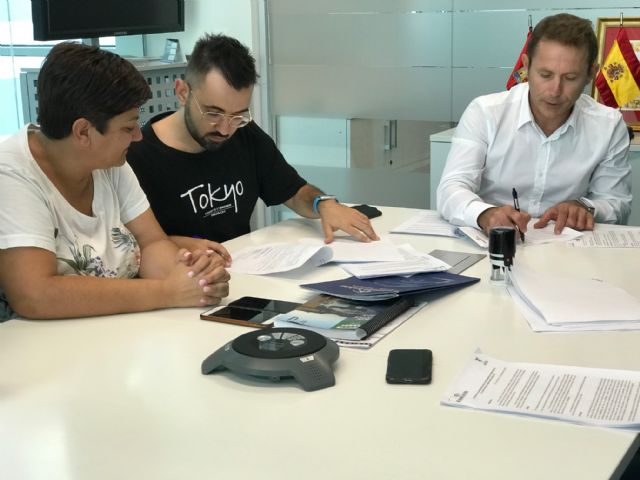 El Ayuntamiento de Torre Pacheco y la Asociación Festera Comisión de Fiestas de Torre Pacheco firman convenio de colaboración - 2, Foto 2