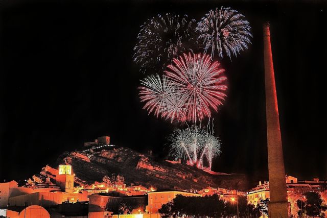 Antonio Moreno, primer premio del Concurso de Fotografía Fuegos Artificiales 2019 - 1, Foto 1