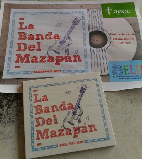 La Banda del Mazapán hace entrega a AELIP de 420€ de la venta de su disco Solidario, Foto 2