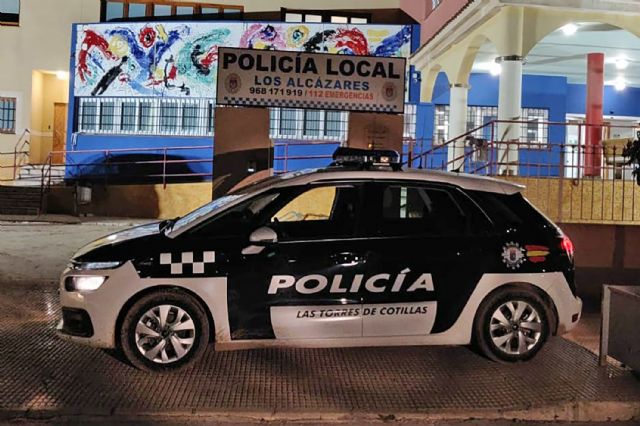 Agentes de la Policía Local torreña ayudan en Los Alcázares patrullando en sus horas libres - 3, Foto 3