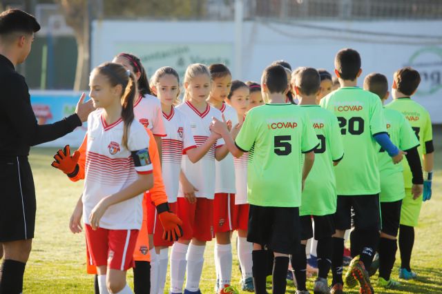 La socialización del deporte en equipo puede ayudar a reducir trastornos alimentarios en la adolescencia, etapa que presenta el 80% de los casos - 2, Foto 2