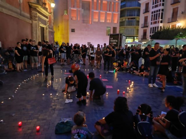 Más de un centenar de personas se concentran en la Plaza Belluga para reclamar acción climática - 1, Foto 1
