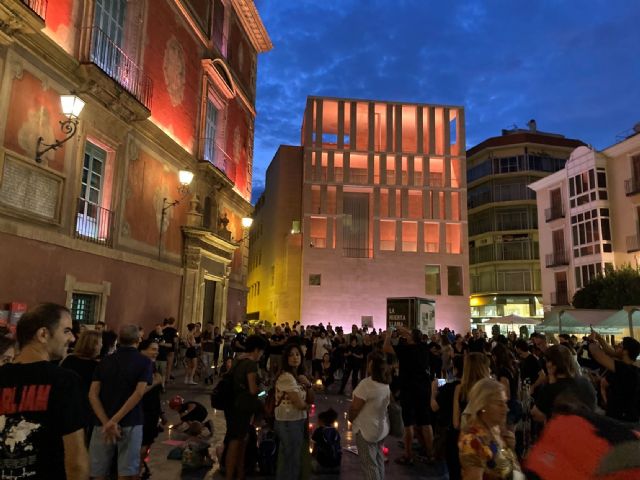 Más de un centenar de personas se concentran en la Plaza Belluga para reclamar acción climática - 4, Foto 4