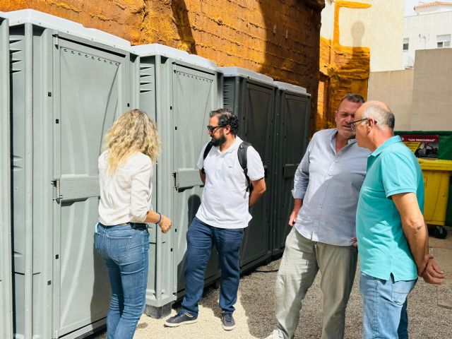 El Ayuntamiento de Lorca y los vecinos del casco histórico celebran el buen funcionamiento del solar acondicionado de la calle Álamo con motivo de la Feria - 1, Foto 1