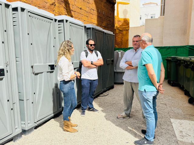El Ayuntamiento de Lorca y los vecinos del casco histórico celebran el buen funcionamiento del solar acondicionado de la calle Álamo con motivo de la Feria - 2, Foto 2
