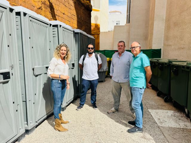 El Ayuntamiento de Lorca y los vecinos del casco histórico celebran el buen funcionamiento del solar acondicionado de la calle Álamo con motivo de la Feria - 3, Foto 3