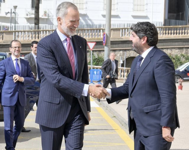 López Miras reafirma ante el Rey el compromiso de la Región con la formación universitaria vinculada a la defensa y la tecnología - 3, Foto 3