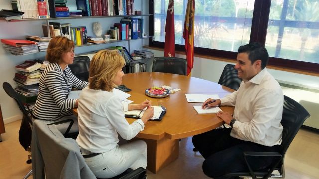 Reunión del director del Servicio de Empleo y Formación y la alcaldesa de Campos del Río - 1, Foto 1