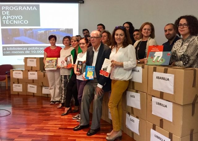 Cultura entrega 15 lotes de cien libros a las bibliotecas públicas de los municipios con menos de 10.000 habitantes - 2, Foto 2