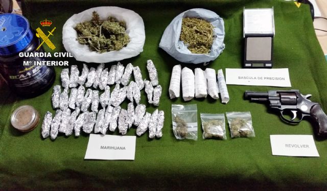 La Guardia Civil desmantela en Jumilla tres inmuebles dedicados al cultivo, secado y distribución de marihuana - 3, Foto 3